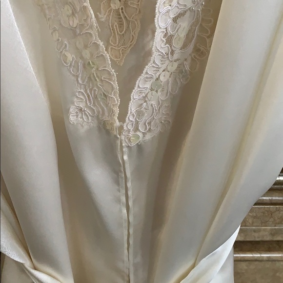 VINTAGE VICTORIA'S SECRET'S WEDDING ROBE - Picture 8 of 11